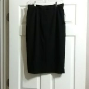 Classic pencil skirt w built in shapewear